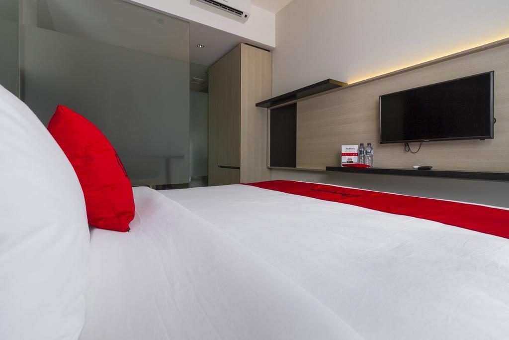 Reddoorz Plus Near Perbanas Jakarta Eksteriør billede